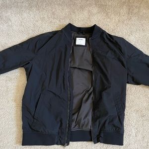 Old Navy Men’s Bomber Jacket in Black - Size M